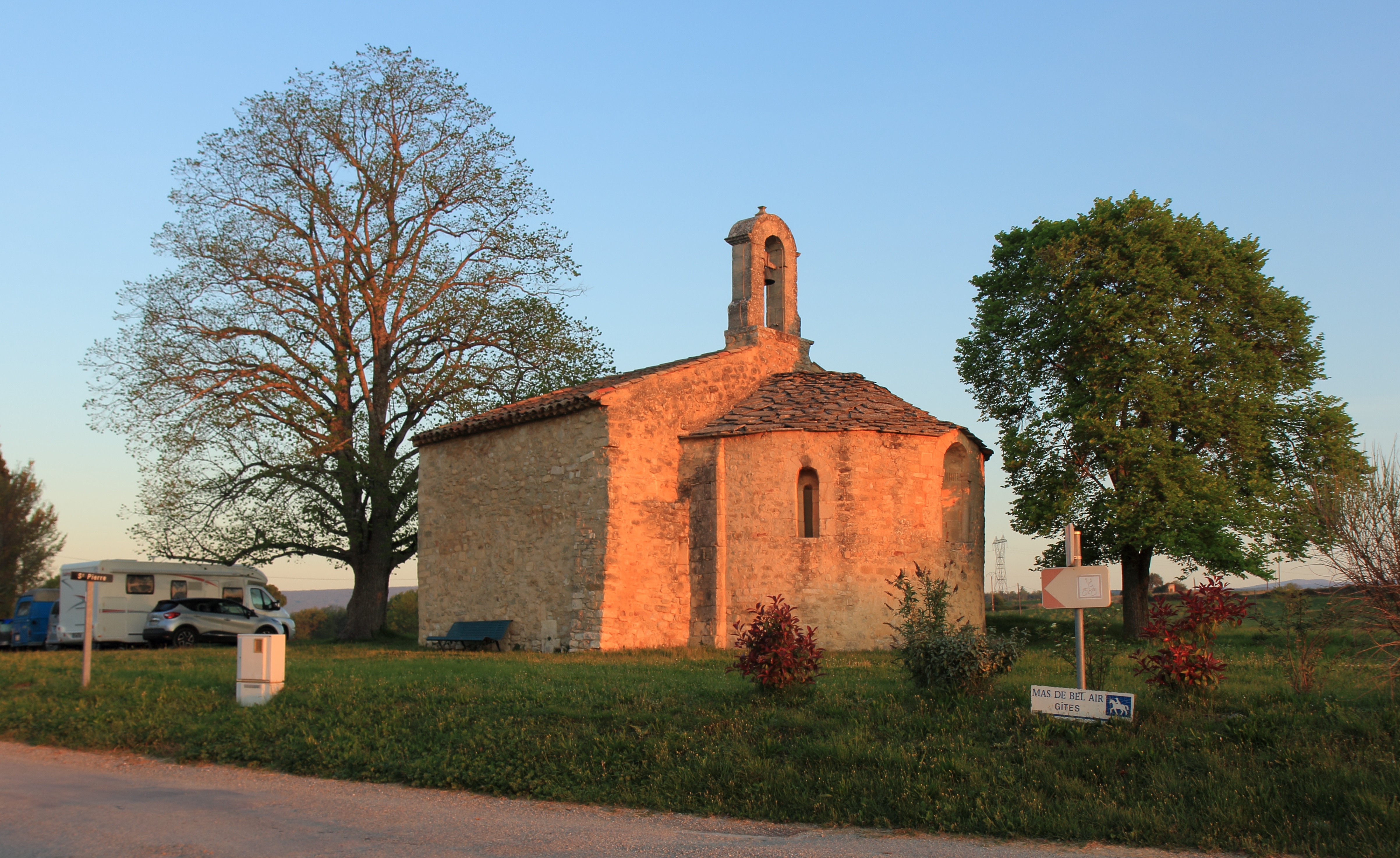 Chapelle Saint-Pierre de Pierrerue