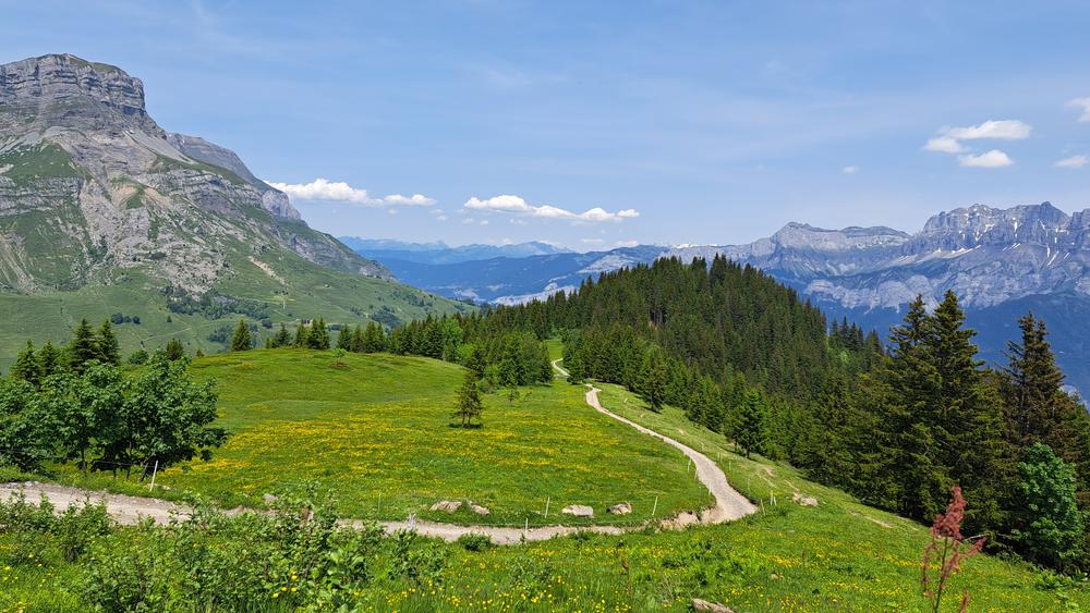 Le col de Niard depuis le Peray – sentier pédestre_Cordon