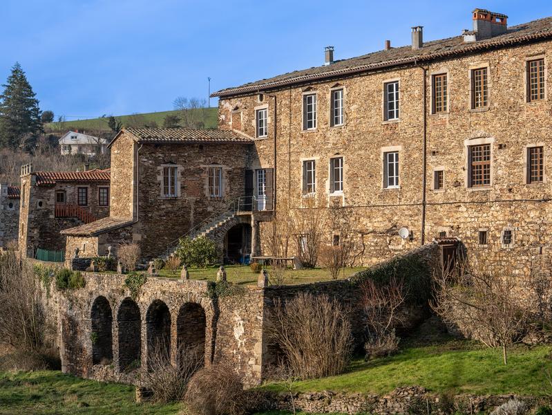 Sainte Croix en Jarez : typique et atypique._Sainte-Croix-en-Jarez
