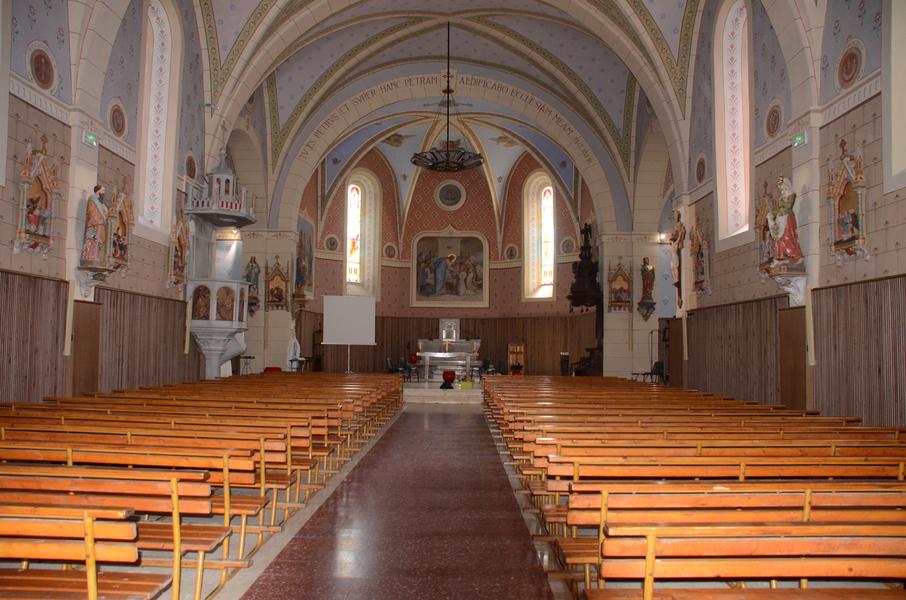 Intérieur église St Pierre de Trivisy