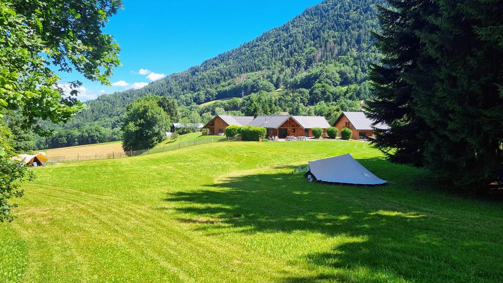 Aire naturelle de camping du Val Tamié - Les Combes_Faverges-Seythenex