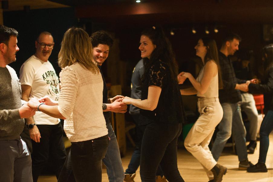 Cours de danse - bachata au Semba_Les Gets