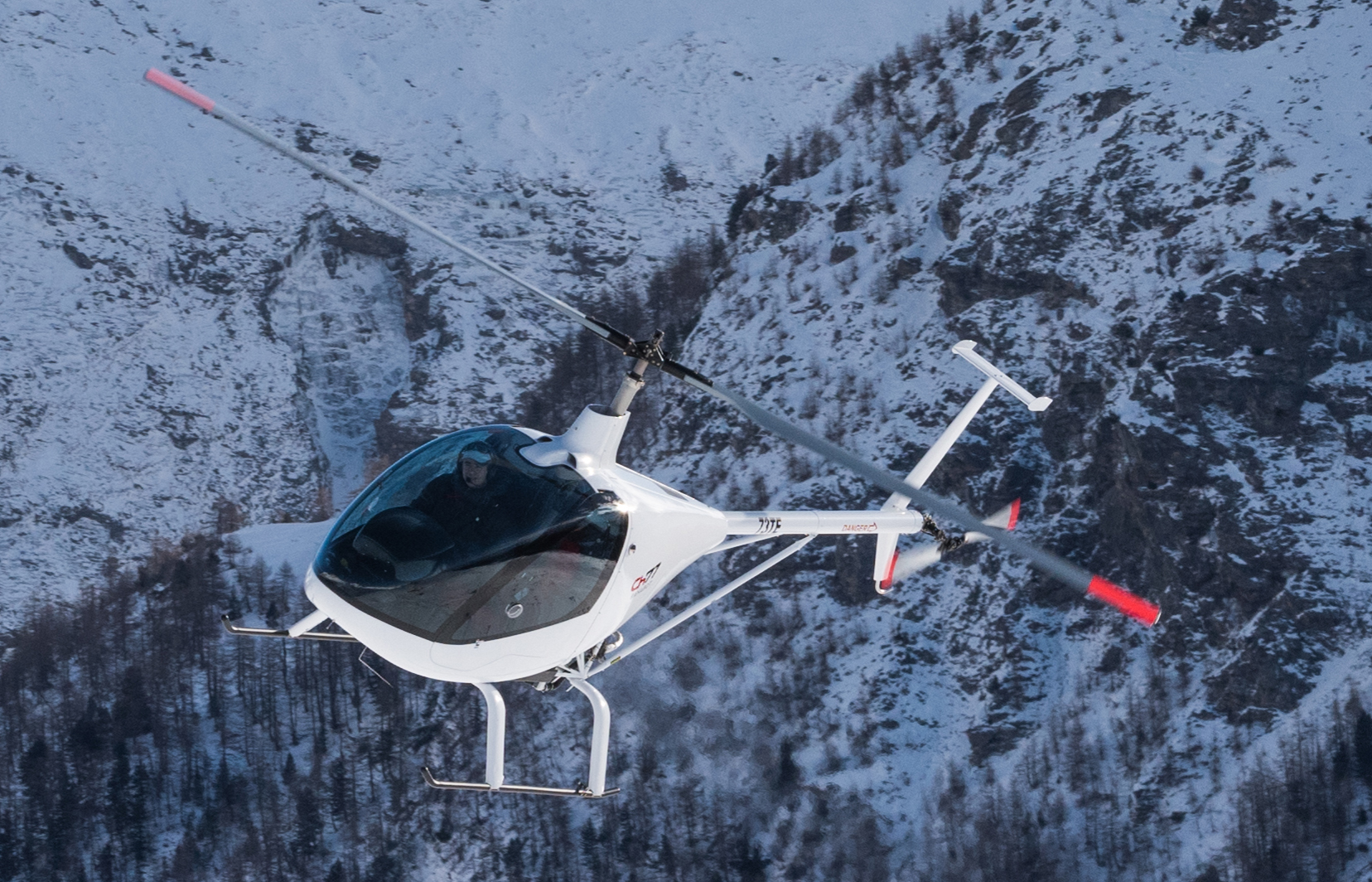 Auvergne-Rhône-Alpes. On a testé un périple en ULM au-dessus des Alpes