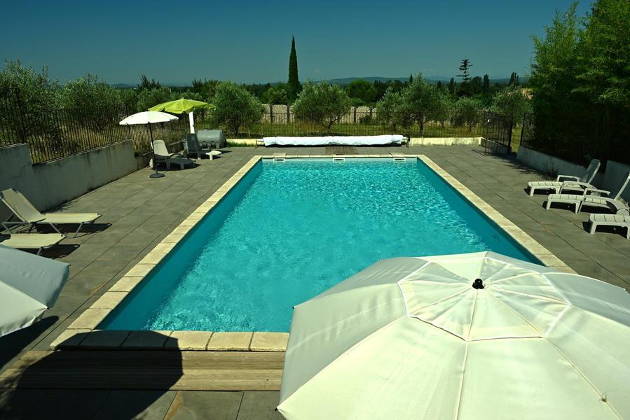 VUE DE LA PISCINE
