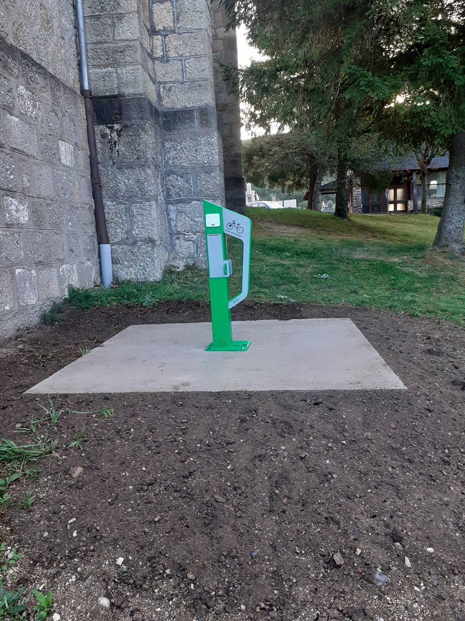 Borne de recharge de vélo électrique de Dourbies_Dourbies
