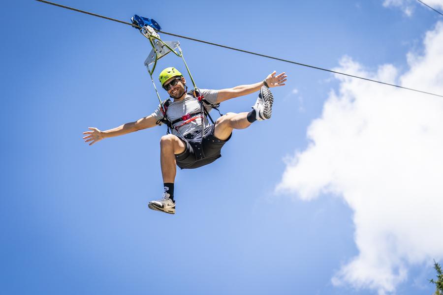 Descente en tyrolienne_Mijoux