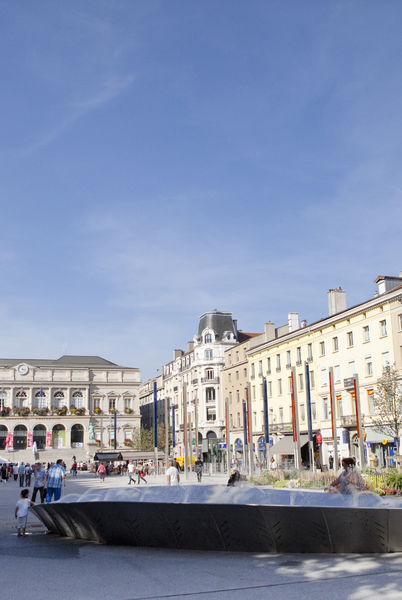 La fontaine de la Place de l'Hôtel de ville