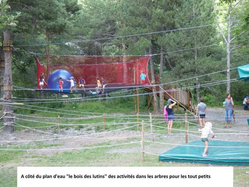pour les plus petits  "le bois des lutins" et le mini golf dans la base de loisirs
