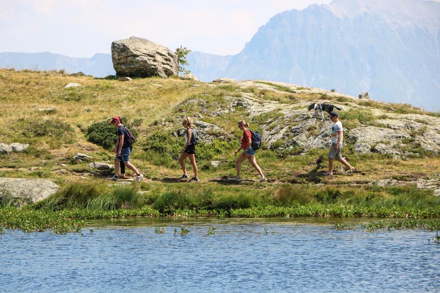 Randonneurs au Lac Guichard