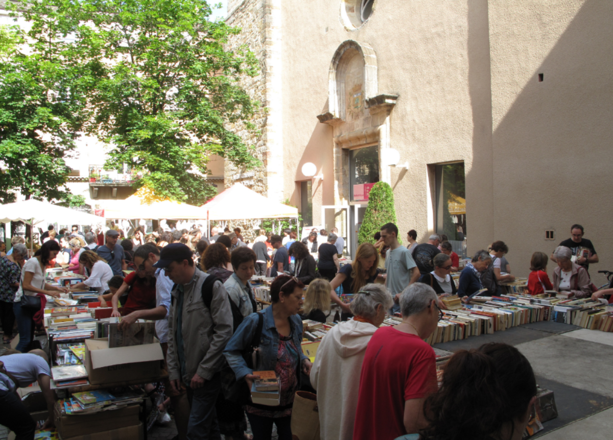 Rendez-vous futés ! : Vente de livres déclassés