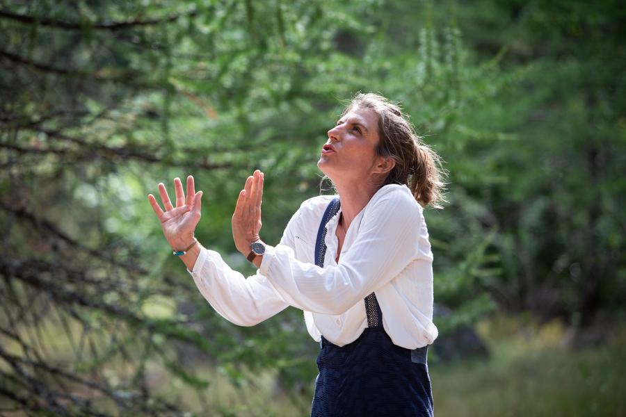 - © Marie Lachaud Dromzeé Anne-Claire - Accompagnatrice en montagne / Conteuse_Le Monêtier-les-Bains - © Marie Lachaud