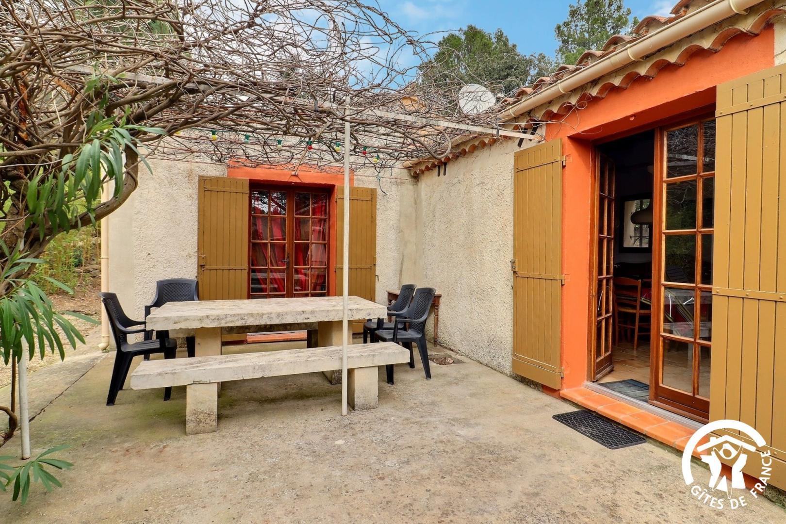 LA GLYCINE, Les Baux-de-Provence - photo 65