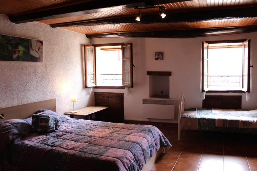Gîte Le Serre d'Ilonse-Chambre 1 Lit double-Ilonse-Gîtes de France des Alpes-Maritimes