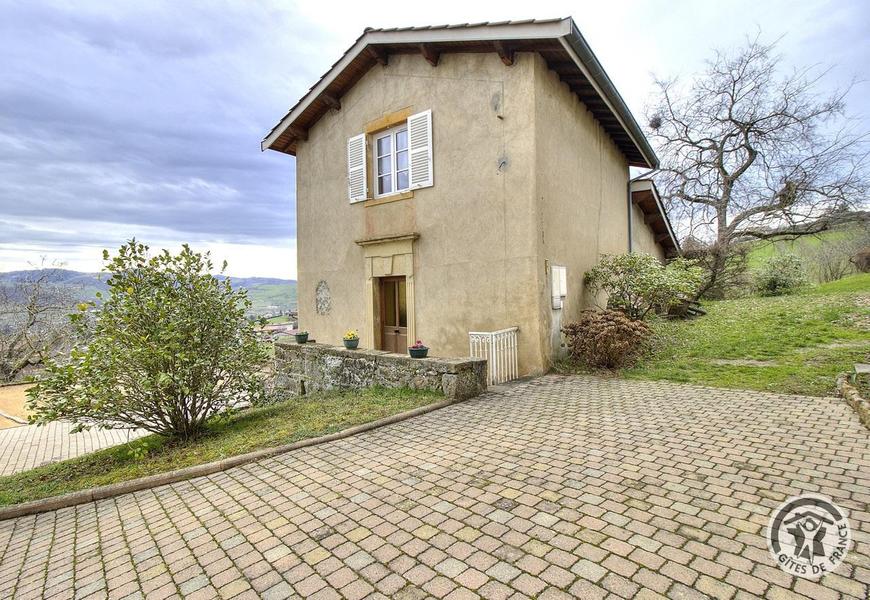 Gîte \'Les Micocouliers\' à Saint Loup, Vindry-sur-Turdine dans le Beaujolais - Rhône, proche de Tarare : la maison.