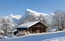 Vue du chalet devant le Criou en hiver