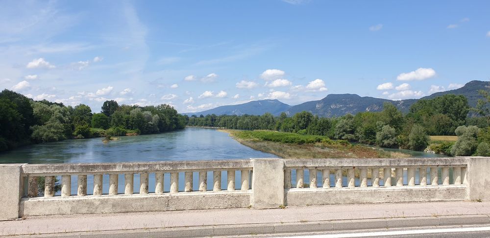 Circuit vélo au fil de l'eau entre Rhône et Guiers