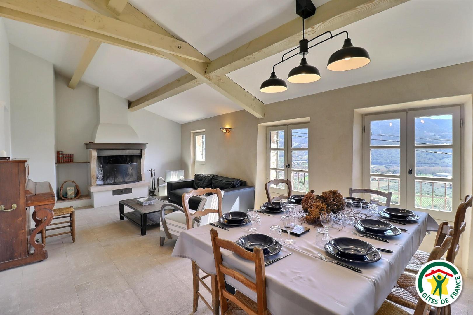 Salon / Salle à manger / Cuisine