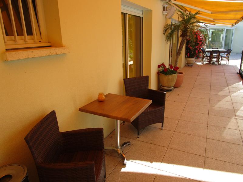 Terrasse de la chambre brune