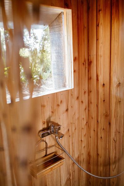 Douche avec vue nature et Ventoux