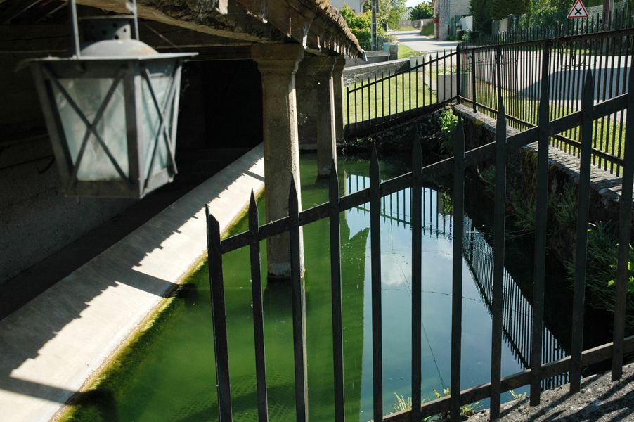 Lavoir Courtenay - OTSI Morestel