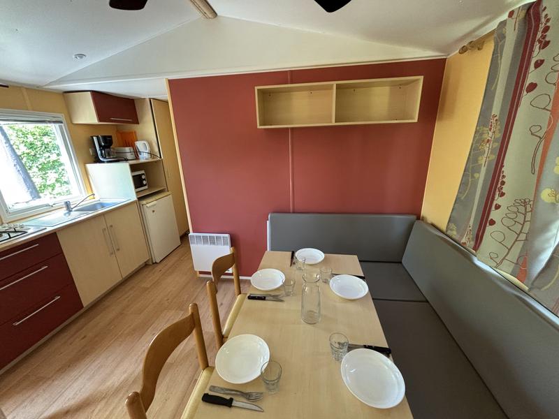 L'espace de vie d'un mobilhome 4/6 personnes L'espace de vie d'un mobilhome 4/6 personnes