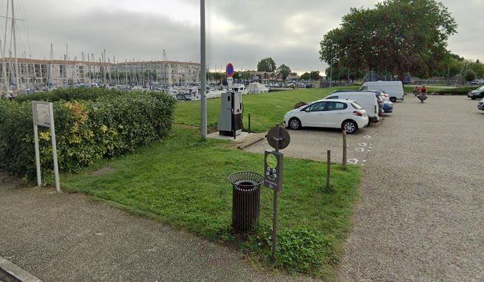 Borne de recharge pour véhicules électriques - avenue Marcel Dassault