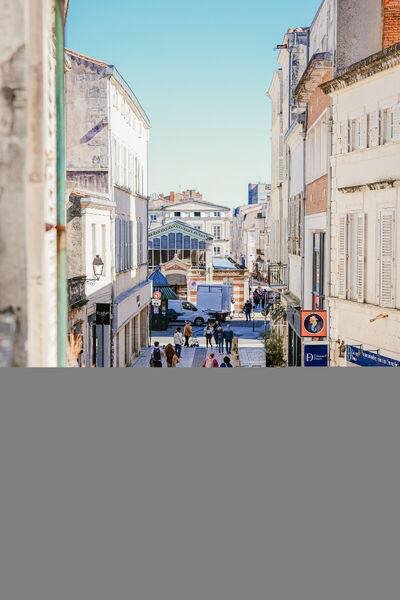 La rue où se trouve l'hôtel.