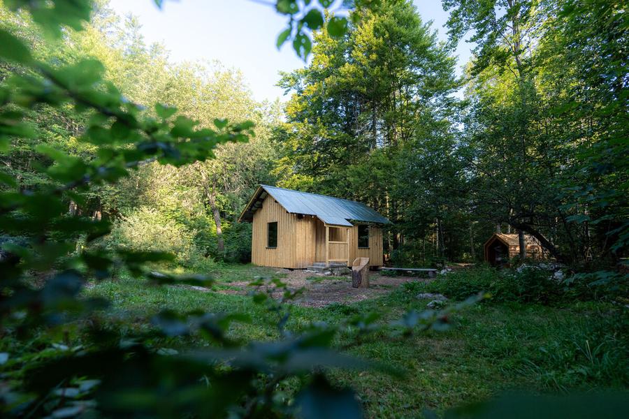 Cabane à Baban - Aire de bivouac de la Place à Baban_Aillon-le-Jeune