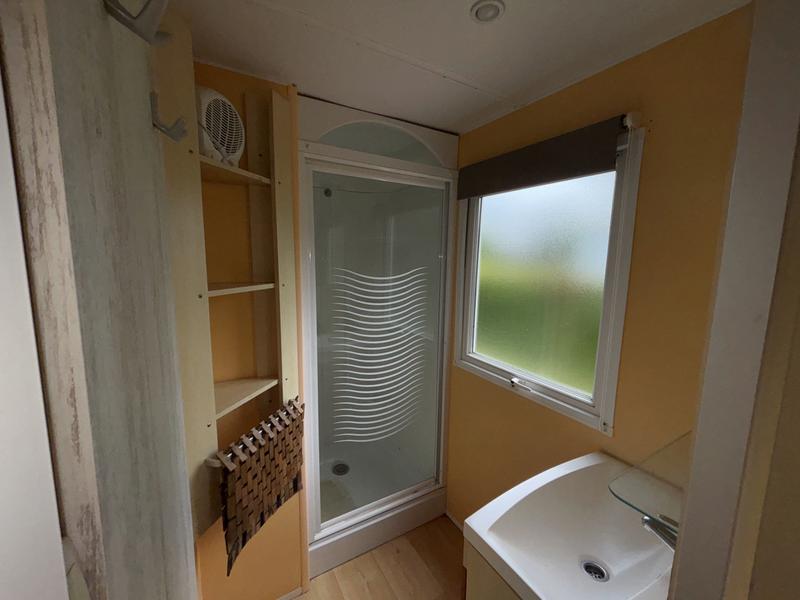 Salle d'eau d'un mobilehome 4/6 personnes Salle d'eau d'un mobilehome 4/6 personnes