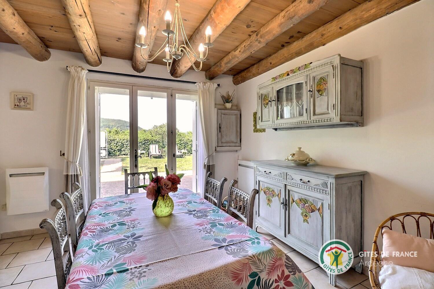 Grande table pour vos repas
