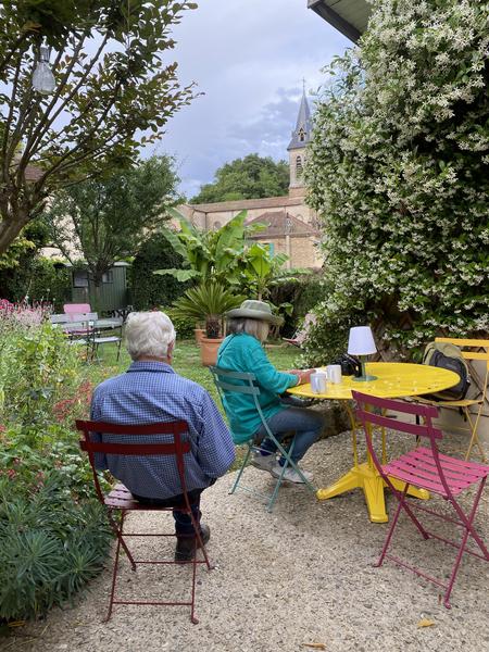 Artistes dans le jardin