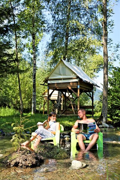 Bivoac bors ruisseau