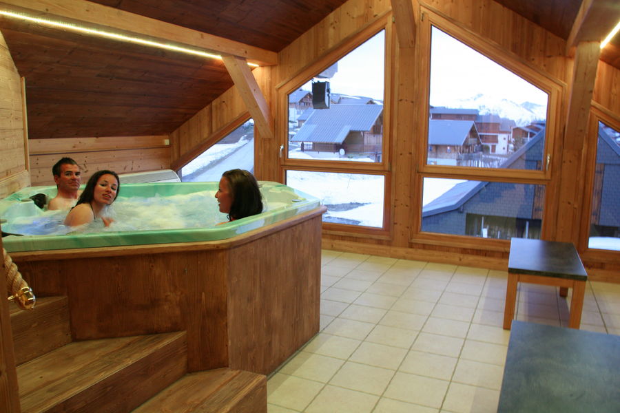 Spa et Espace détente du Chalet Hôtel Le Beausoleil, The Originals Relais