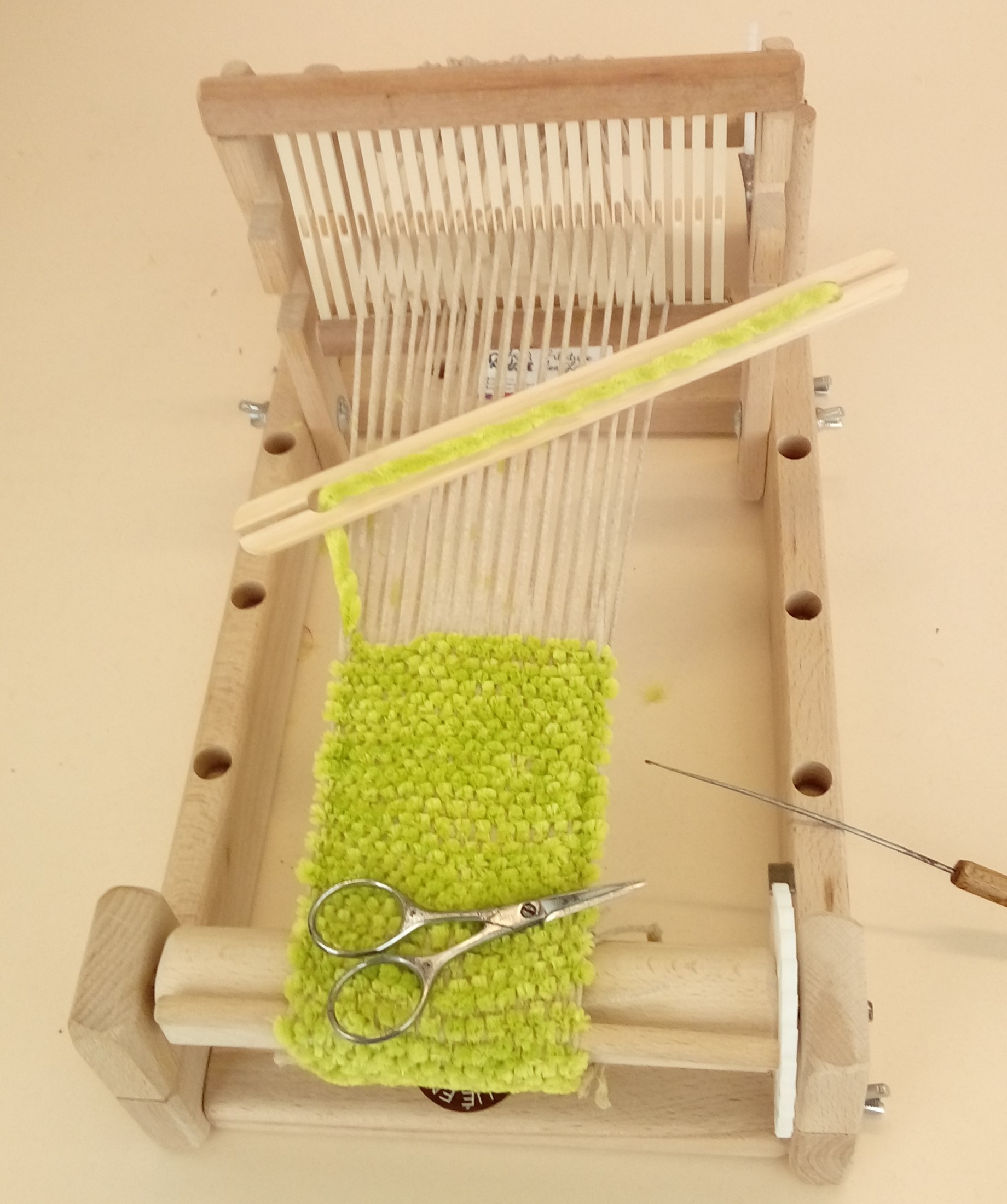 Atelier tissage pour les enfants au musée La Fabrique