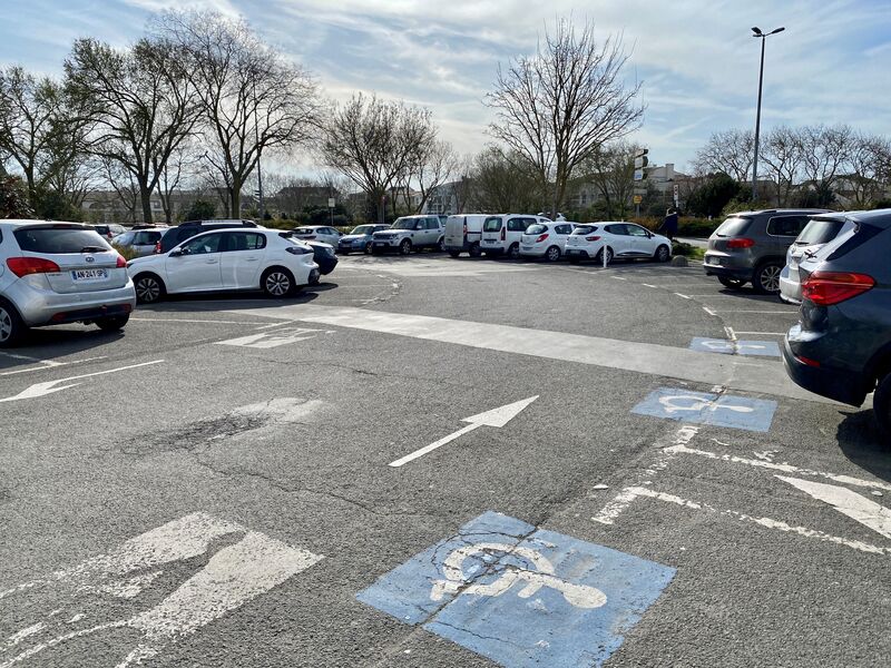 Parking Maubec