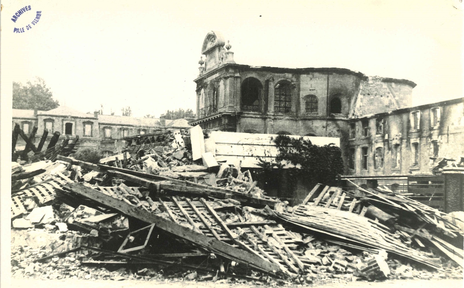 destruction_de_gisors_collection_archives_de_vienne.jpg