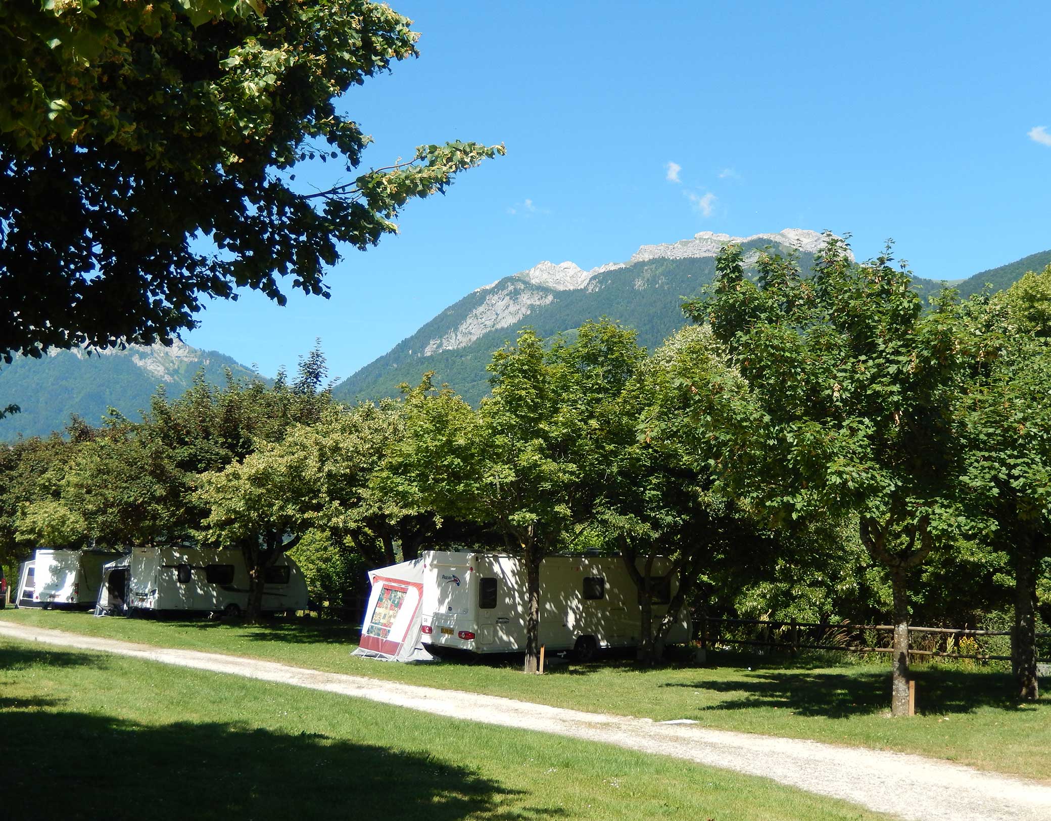 lathuile_camping_taillefer_camping_car