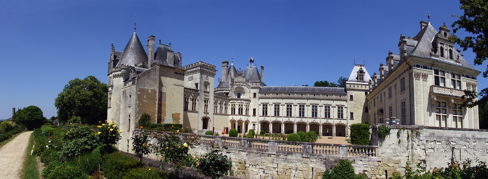 Loire Castle France - ䷞ CHATEAU DE BREZE - Saumur wine