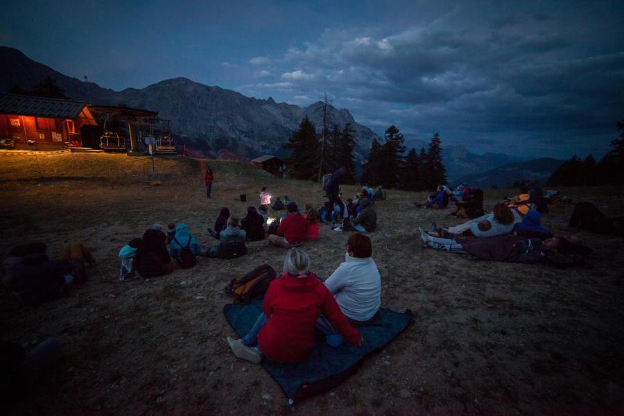 Soirée astro - © OT pays des Ecrins Soirée étoiles au sommet du télésiège de Préron._Vallouise-Pelvoux - © OT pays des Ecrins
