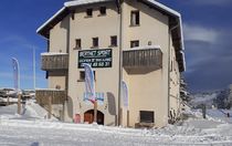 Location de matériel de skis Berthet Sport aux Plans d'Hotonnes