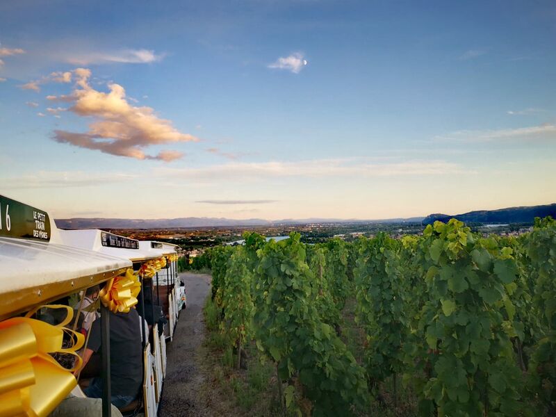 sur la colline, vue sur la vallée