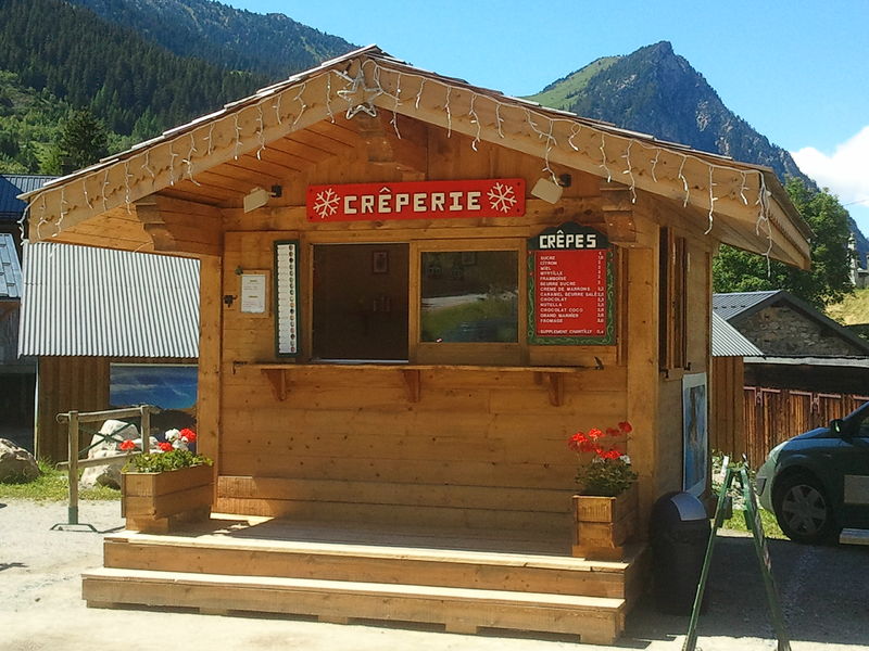 Doron Creperie in Summer.