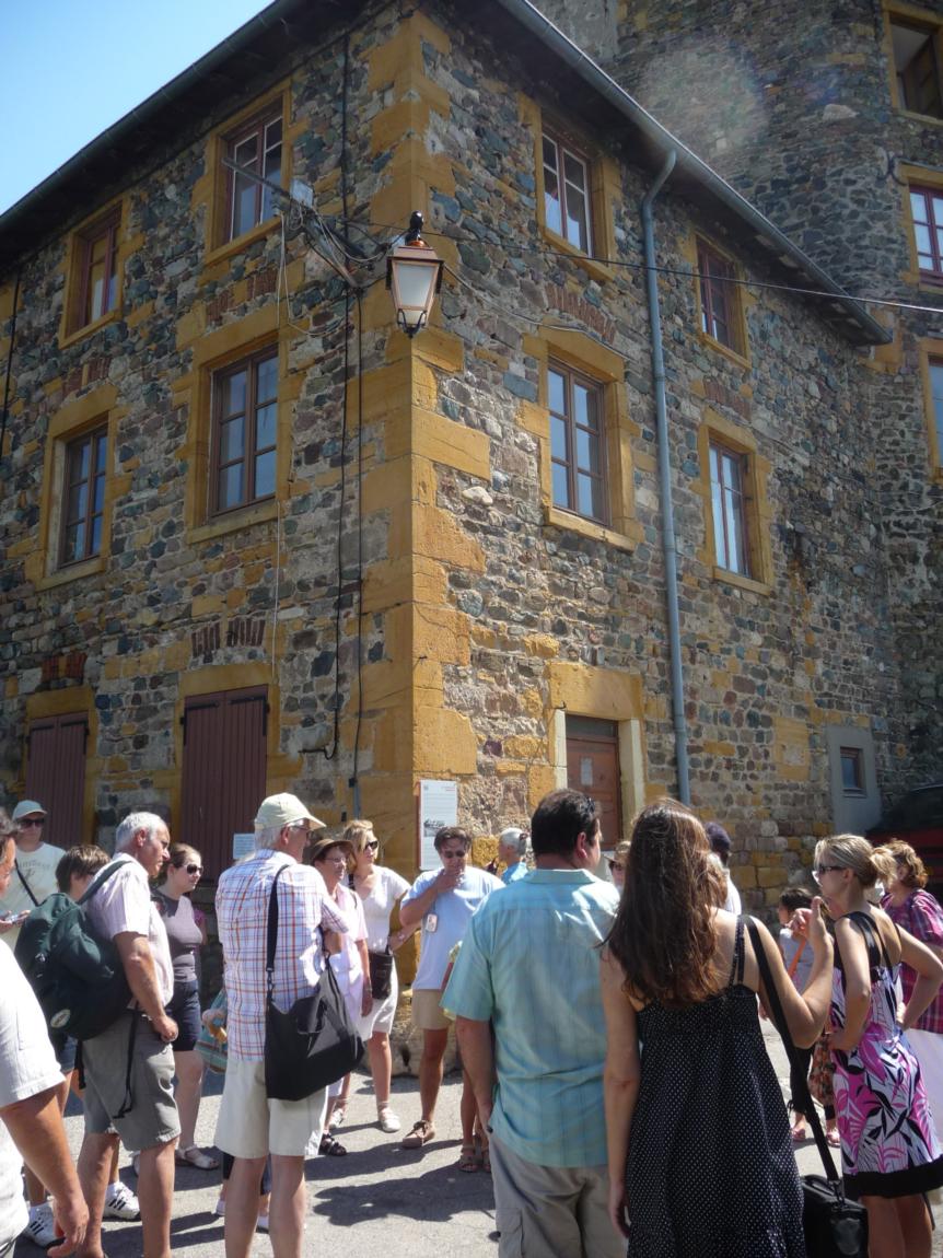 Visite des extérieurs du chateau de Montbloy