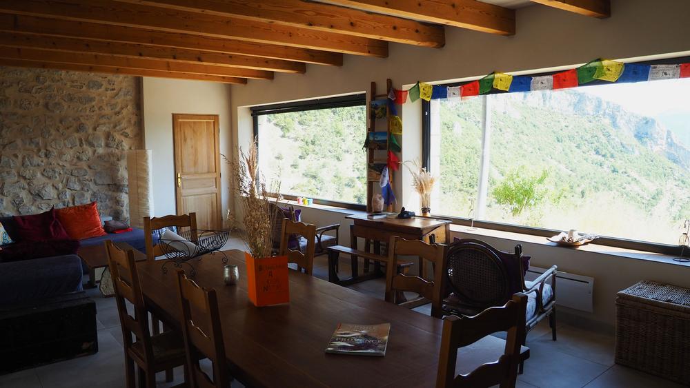 Izon Nature, hébergements et table d'hôtes insolites dans la Drôme provençale