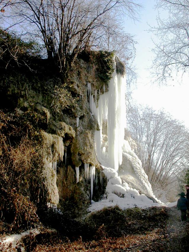 The petrifying waterfalls of Remollon