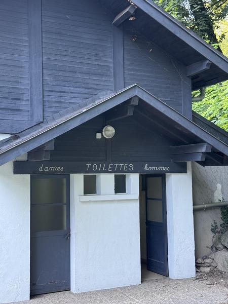 Toilettes publiques - Parc Thermal_Saint-Gervais-les-Bains
