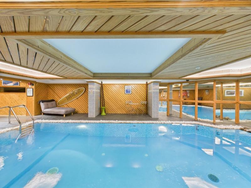 Piscine intérieure