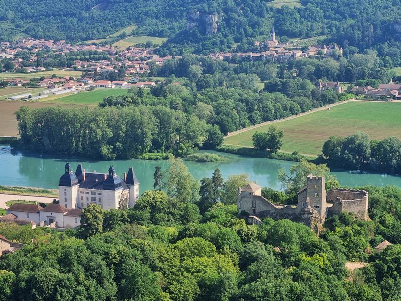 Vertrieu, cité aux deux châteaux - à une heure de Lyon - Nord-Isère - Balcons du Dauphiné