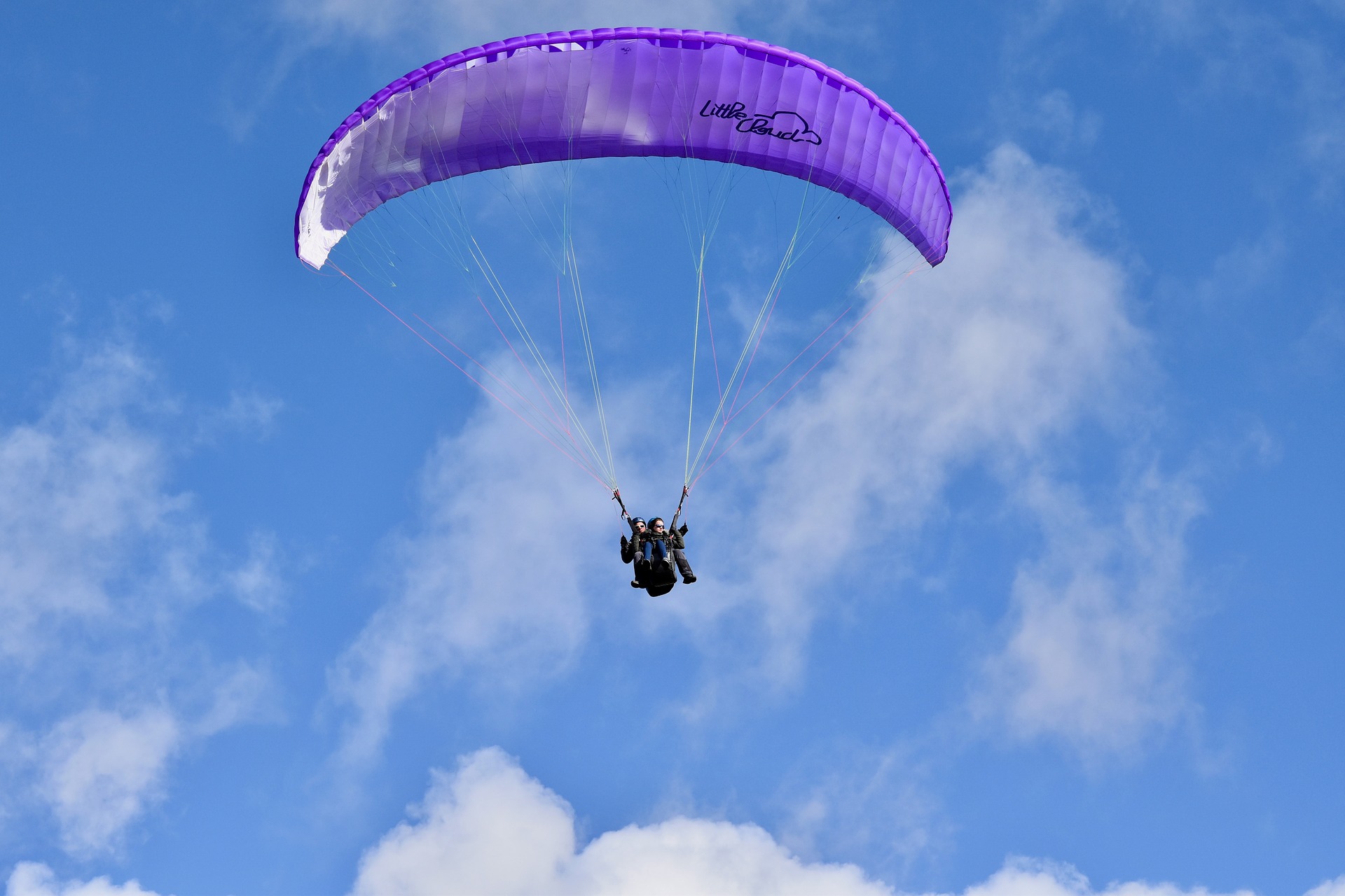 paragliding-4043167_1920