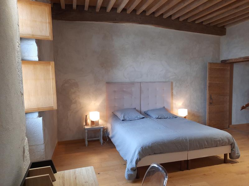 Chambre d'hôtes La Maison Forte à Courtenay - balcons du Dauphiné Isère - A moins d'une heure de Lyon